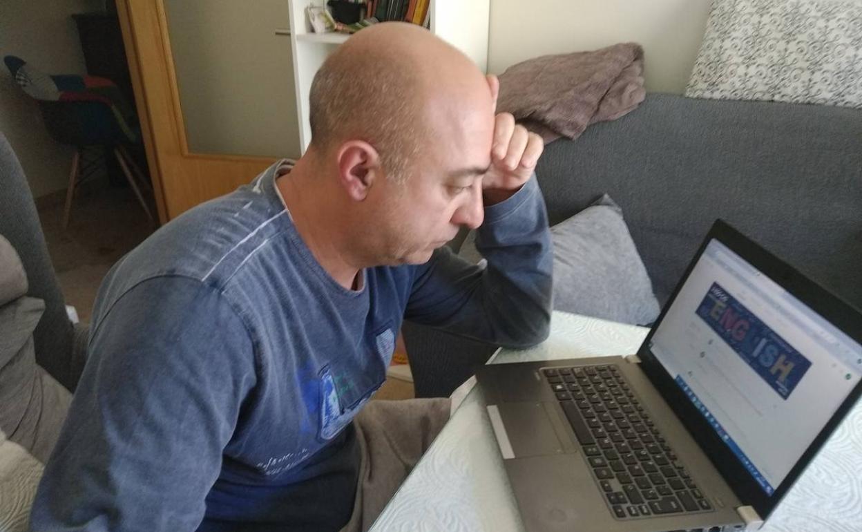 Juan Carlos guerrero durante su trabajo diario 