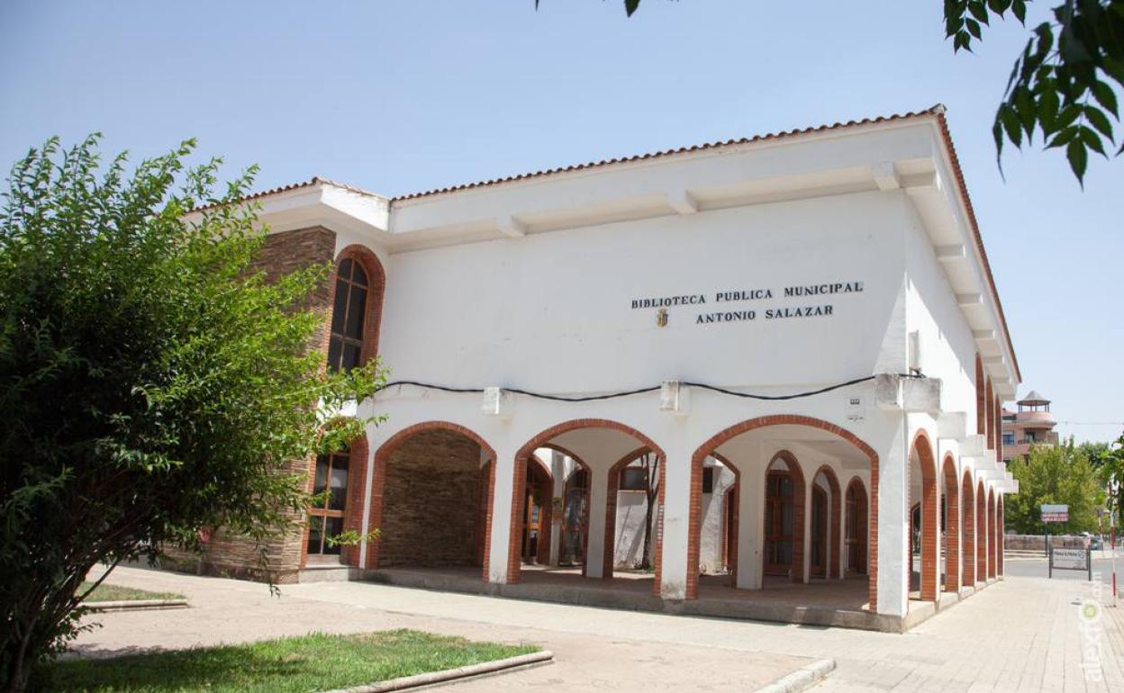 La biblioteca es uno de los servicios que lleva casi dos meses cerrada 