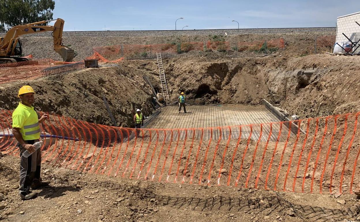 Los operarios en la obra del doble túnel, de gran envergadura 