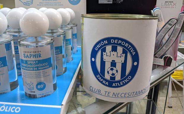 El club ha repartido huchas para recaudar fondos 
