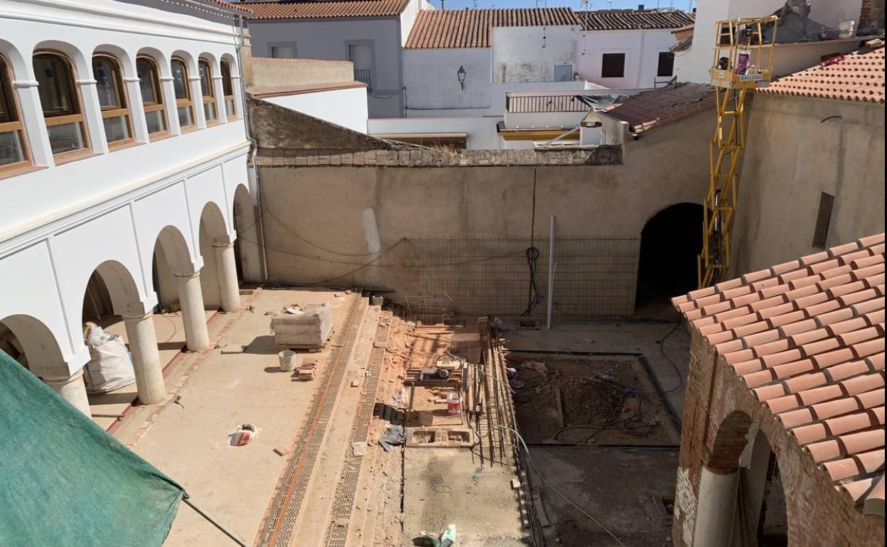 Obras en el Hsopital de San Miguel donse irá la nueva biblioteca 