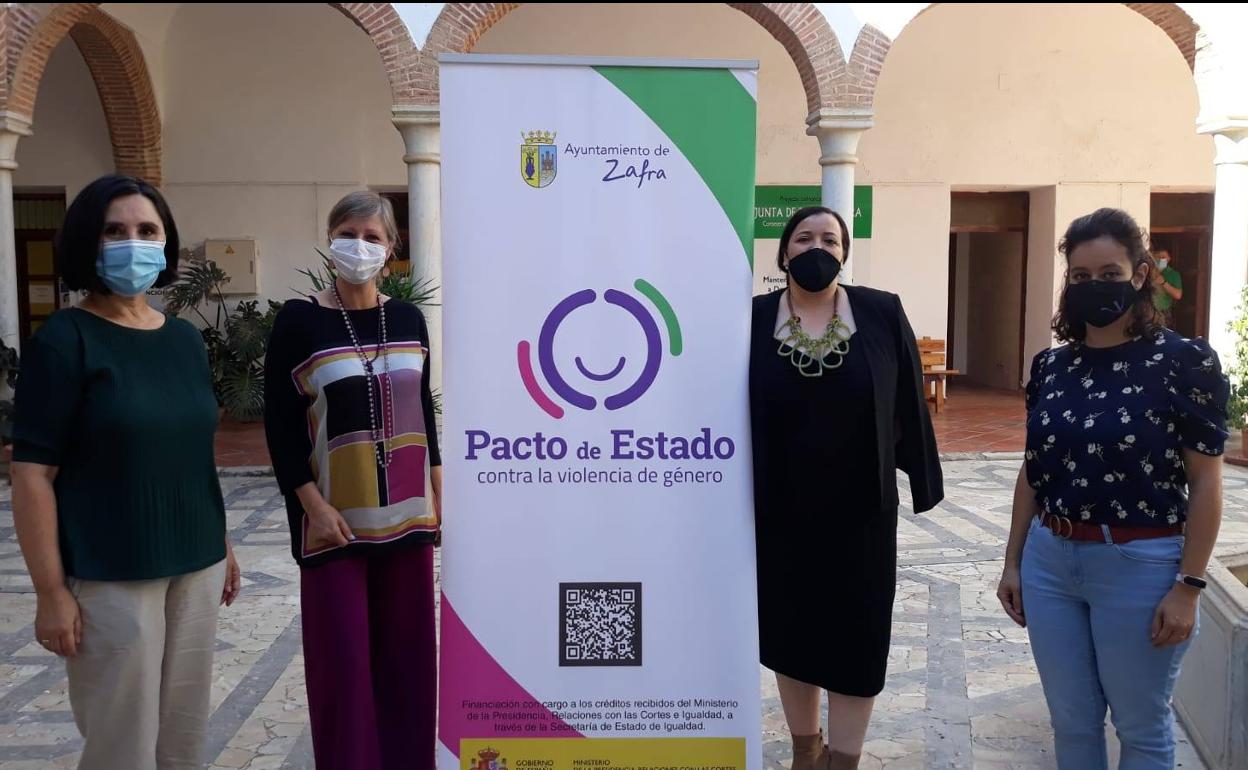 Las participantes en la reunión celebrada en el Ayuntamiento 