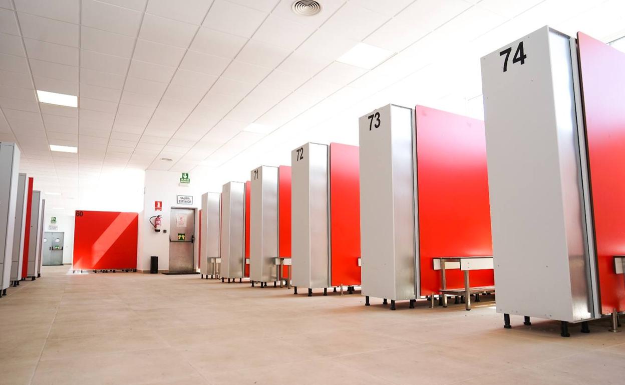 Vestuarios nuevos que se instalaron en e la fábrica