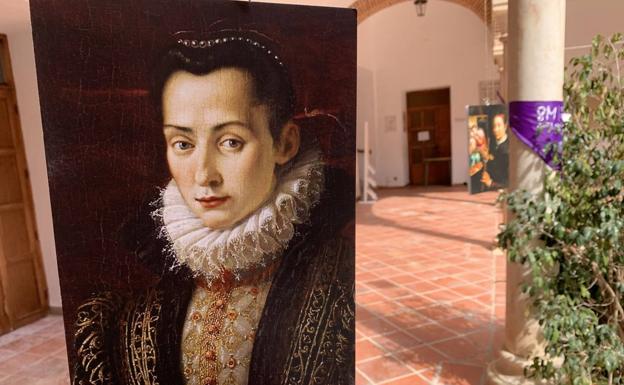 Una imagen de la exposición que puede visitarse en el patio del Ayuntamiento 