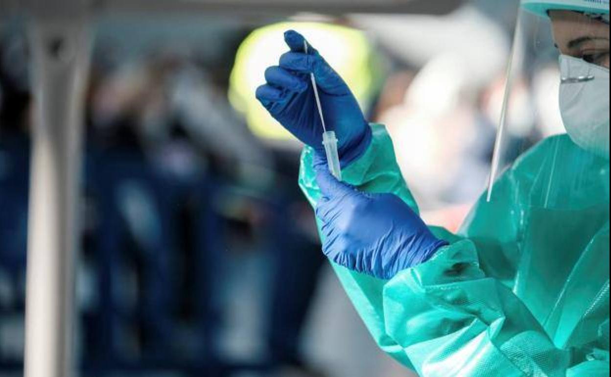 Los casos positivos por coronavirus suben este lunes en los 14