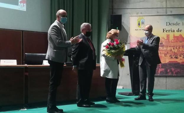 Homenaje al doctor Tomás Cabacas 