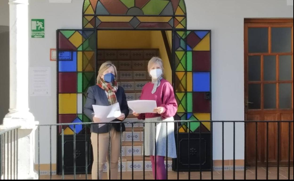 La concejala de Bienestar Sicual e Igualdad junto a la directora de la UPZ en la presentación 