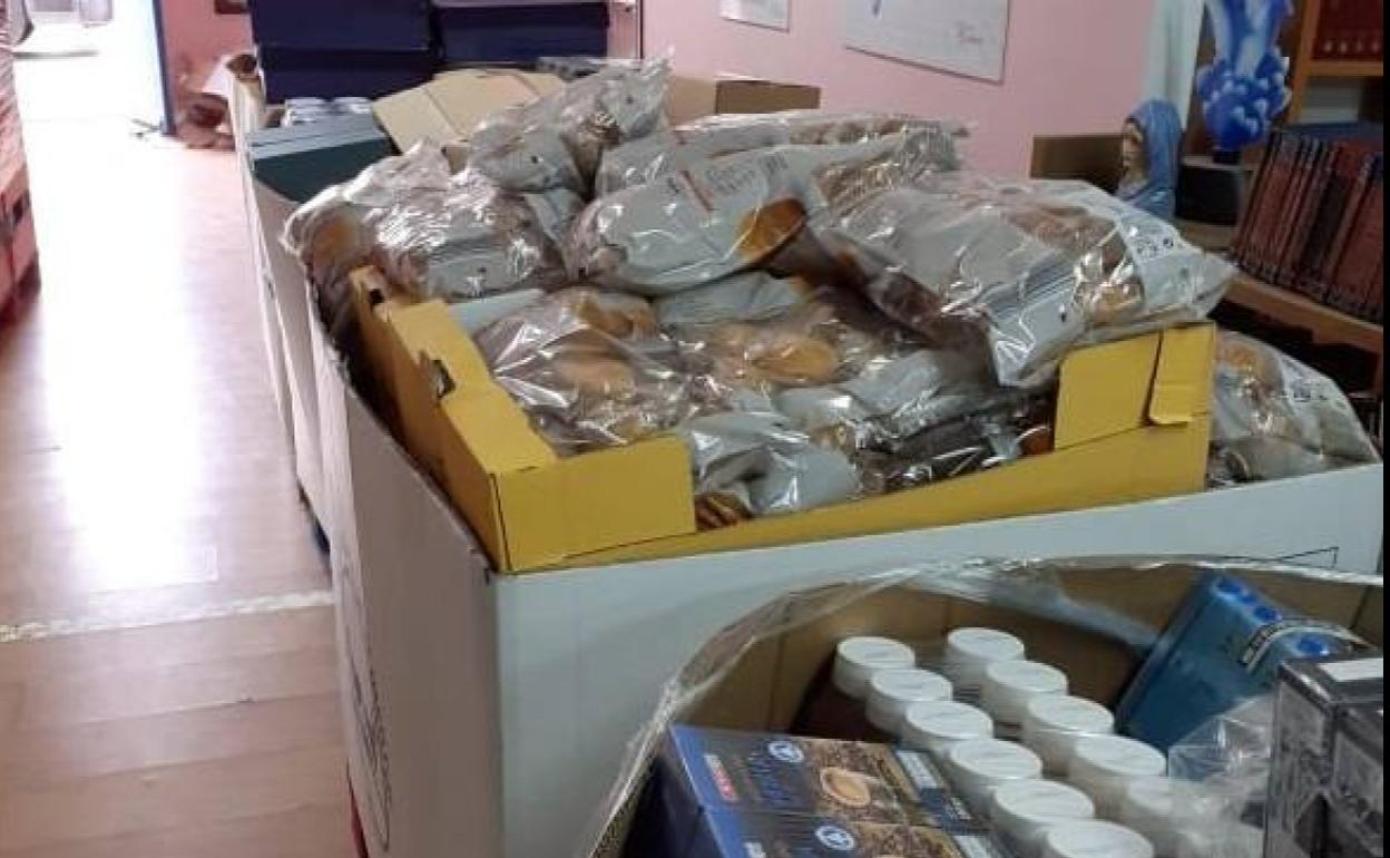 Alimentos que son repartidos por Zafra Solidaria entre sus familias 