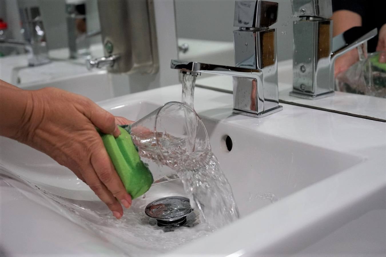 Una persona gasta 131 litros de agua al día en la provincia de Badajoz