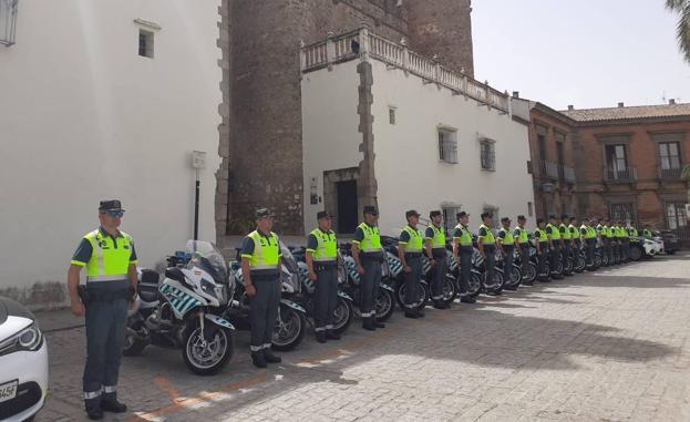 Más efectivos y vehículos durante la presentación del dispositivo 
