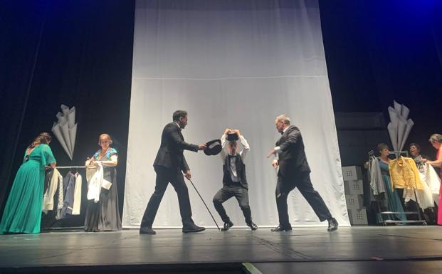 Representación musical al comenzar el evento 