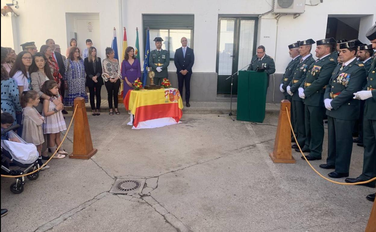 Un momento del acto celebrado en el patio del Acuartelammiento 
