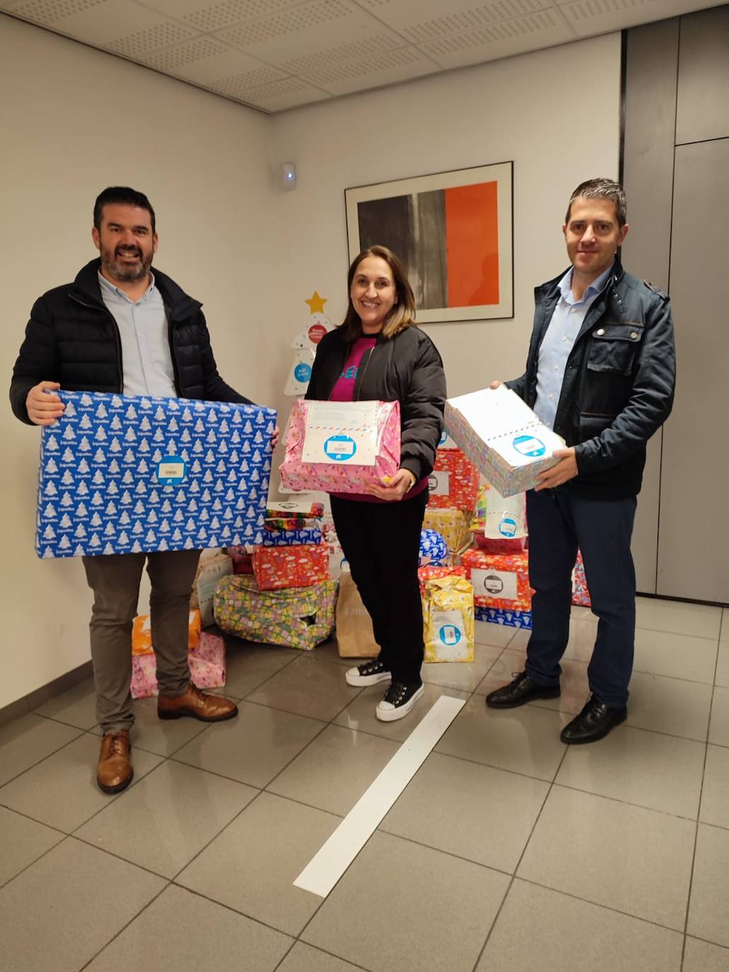 Entrega de regallos por parte de Fundación La Caixa 