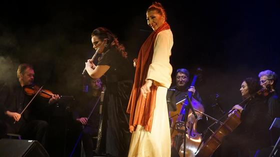 Ostalinda Suárez llenó el Teatro de Zafra con su espectáculo 'Acaná'