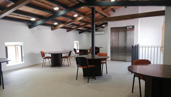La biblioteca cerrará al público varias semanas por el cambio de mobiliario