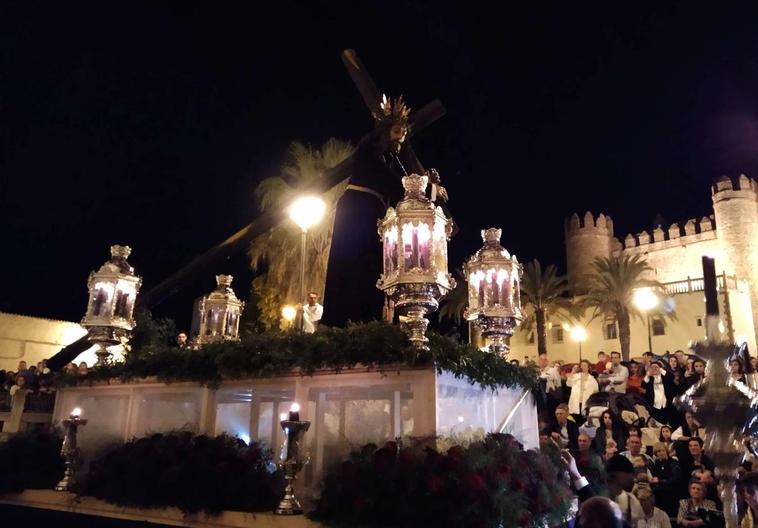 El Nazareno a su paso por la Plaza del Corazón de María