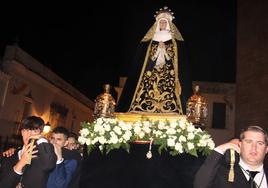 La Virgen de la Soledad durante su última salida en la Semana Santa de 2022