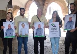 Manuel Mesones juntos a parte de su equipo en Zafra