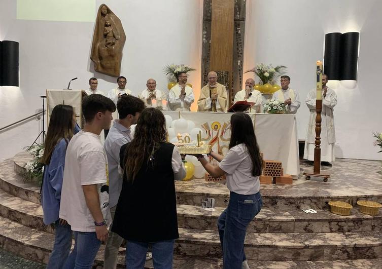 La Parroquia de San Miguel celebra con alegría, fe y convivencia sus 50 años
