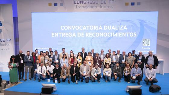 El IES Suárez de Figueroa premiado en el Congreso de CaixaBank Dualiza y FPEmpresa