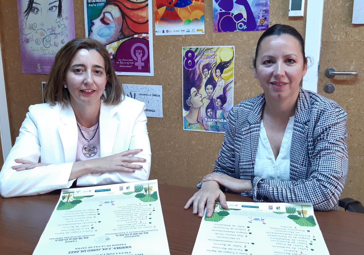 Dos de las técnicas municipales encargadas de este evento durante su presentación