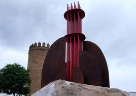 La escultura 'LA Menina de Zafra' tras ser descubierta