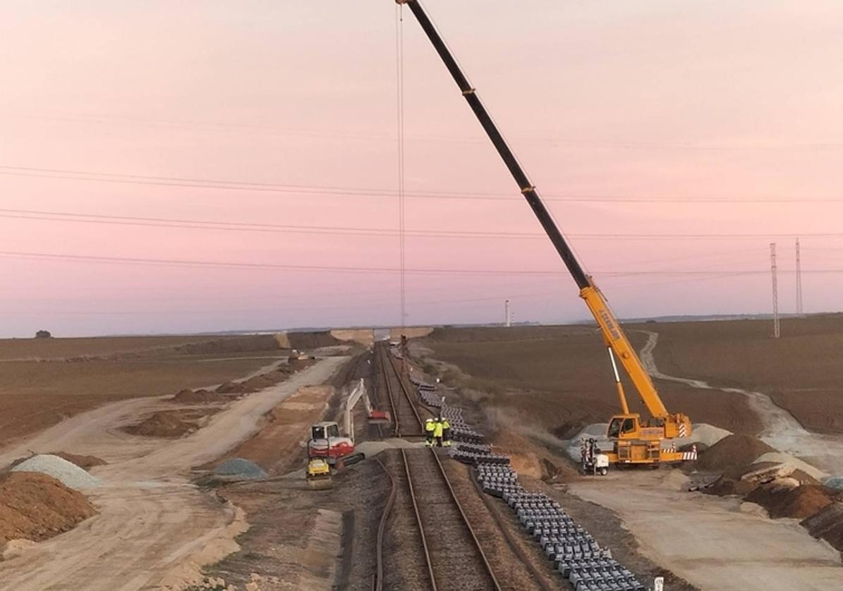 La línea de tren entre Zafra y Huelva estará cerrada siete meses por obas