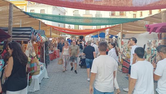 El Mercado del Siglo de Oro ya ha abierto sus puertas con mucha animación