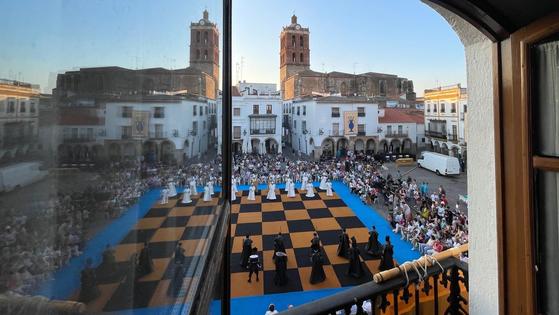 José Víctor Pavón gana el primer y segundo premio del VI Torneo Fotográfico 'De la Luna al Fuego'
