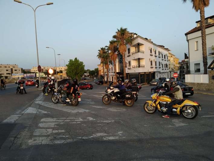Salida de las motos desde Zafra para recorrer la ruta prevista