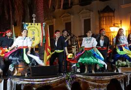 El grupo de Perú durante su actuación