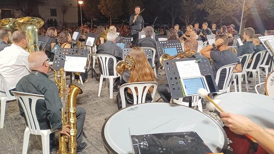 La Banda de Música clausura en la Barriada del Príncipe las Plazas en Movimiento