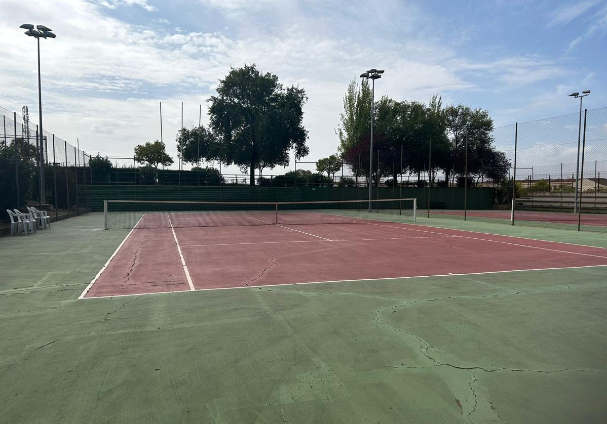 El ayuntamiento acometerá una obra de reforma en dos de las pistas de tenis de la Ciudad Deportiva