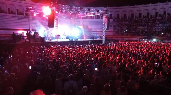 El Arrebato congregó a 4.000 personas en la plaza de toros