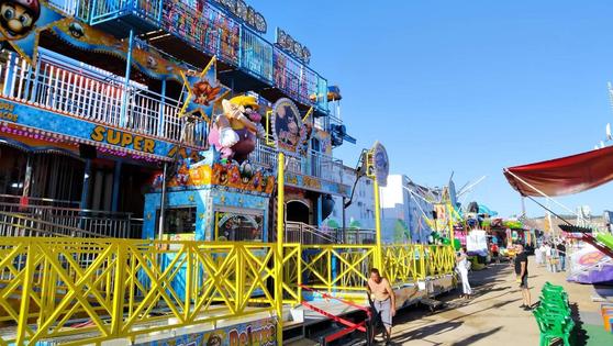 La feria cuenta con más de 30 atracciones para disfrute del público