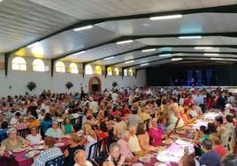 Los mayores disfrutaron de su fiesta en la Caseta Municipal