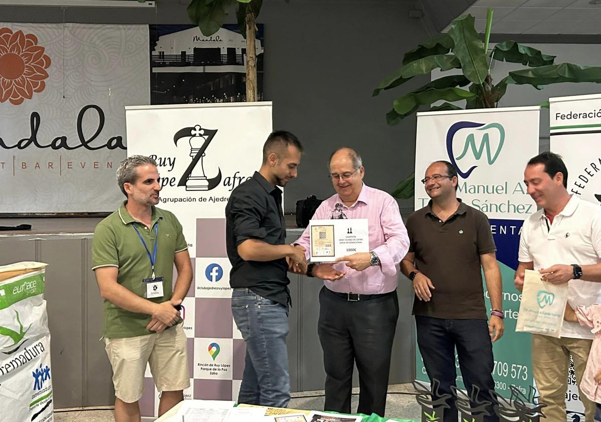 El maestro internacional argentino Tomás ganador del XXXII Torneo de Ajedrez 'Ciudad de Zafra'
