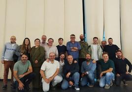 El elenco del corto en la presentación del corto