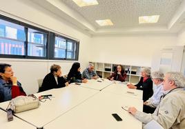 Algunos de los directvos y socios del Colectivo durante la asamblea