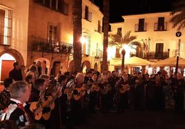 Actuación de la tuna en la Plaza Grande