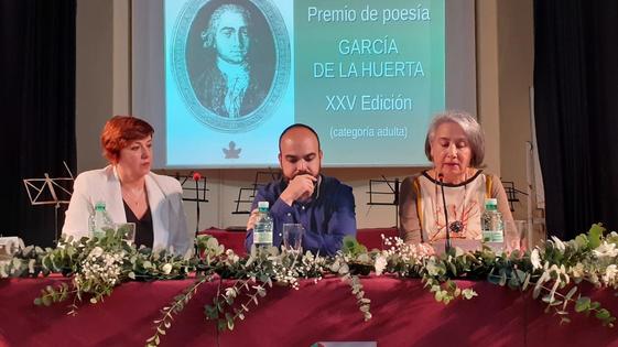 El IES Suárez de Figueroa entregó su XXV Premio de Poesía García de la Huerta a Francisco José Najarro Lanchazo