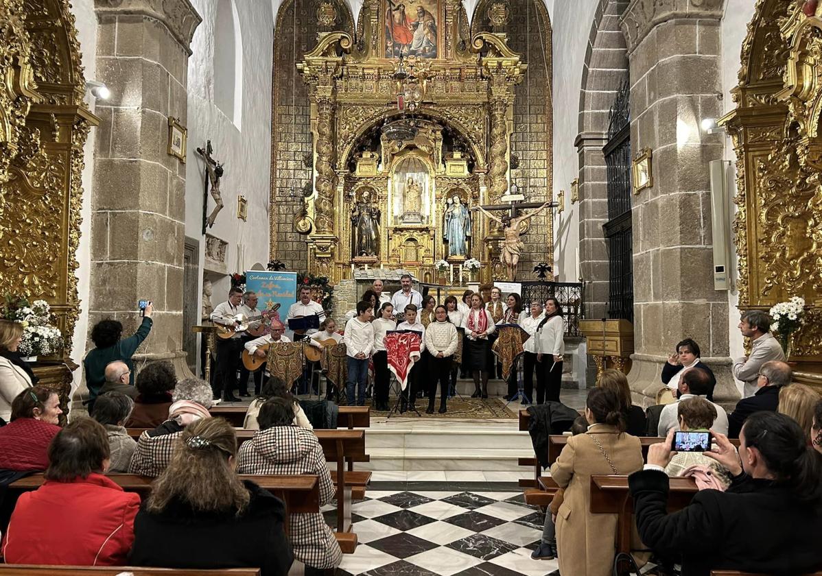 Actuación del Coro de El Castellar