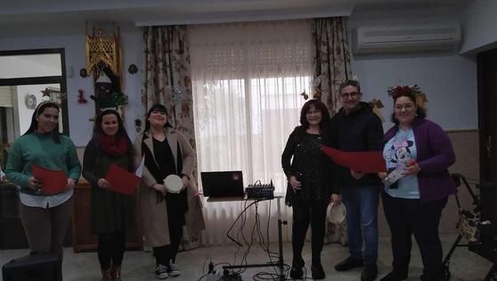 La compañía Wonderland aportó 800 euros para las Hermanas de la Cruz