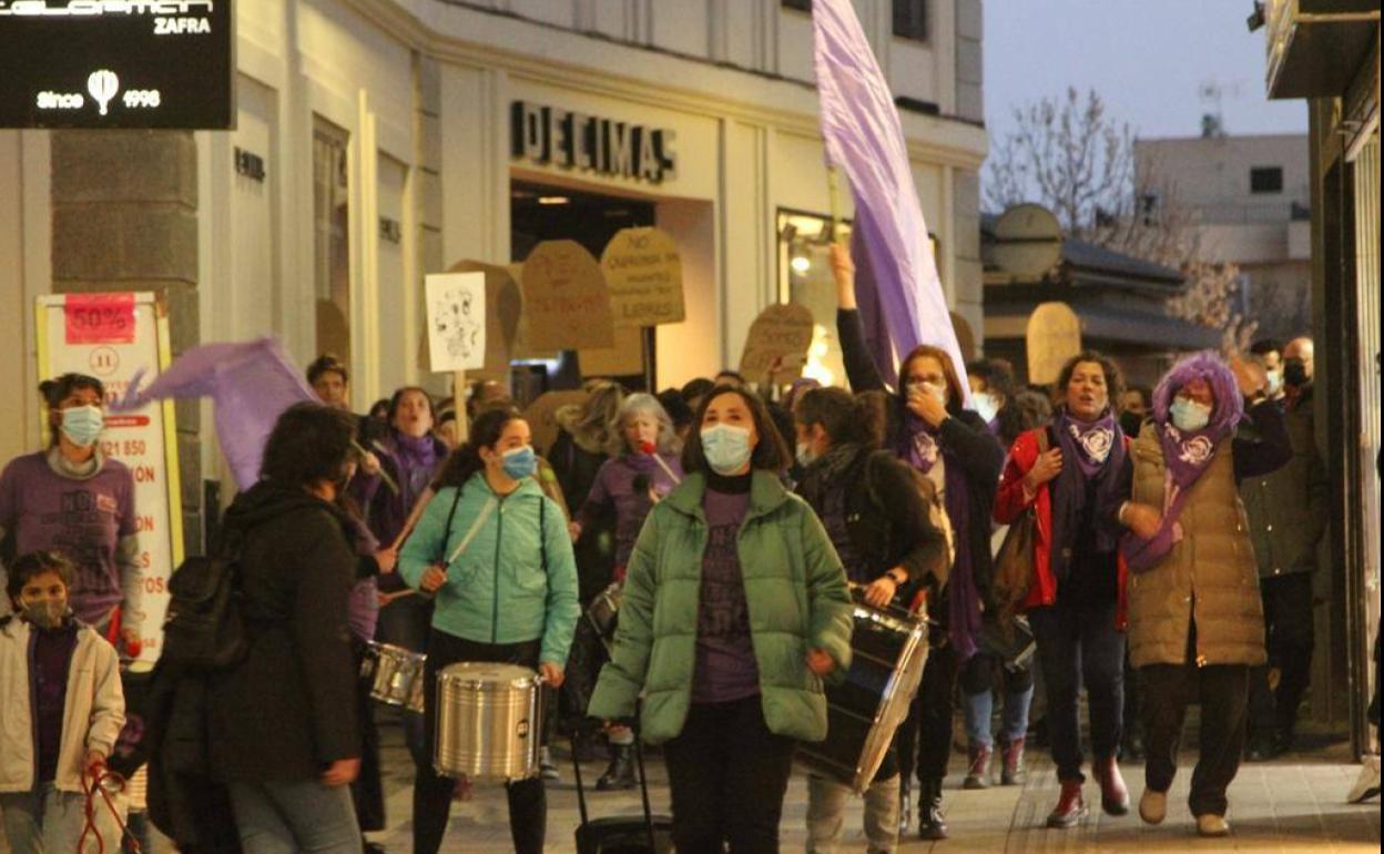 Zafra Violeta convoca una concentración de urgencia para este martes