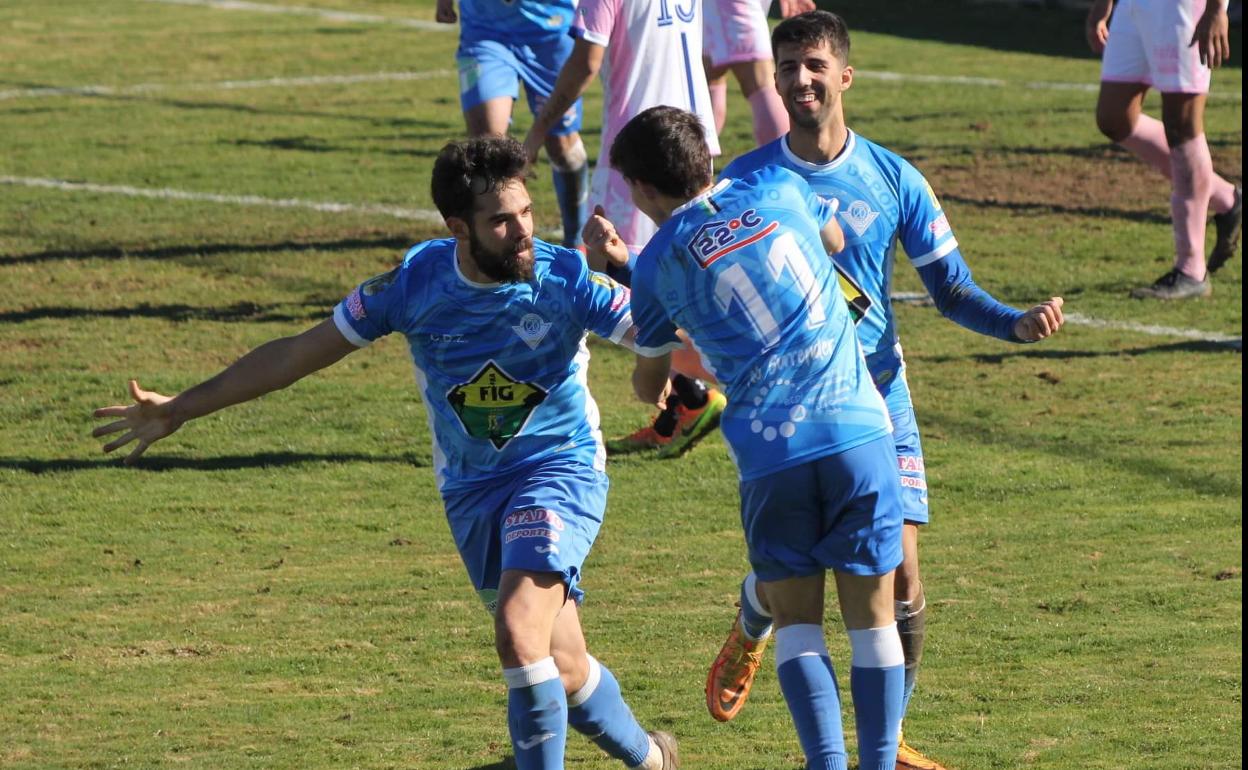 Jugadores del CD Zafra celebrando uno de los goles 