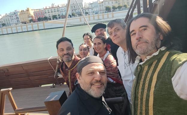 Actores y actrices de tres compañías de teatro graban un documental en Sevilla