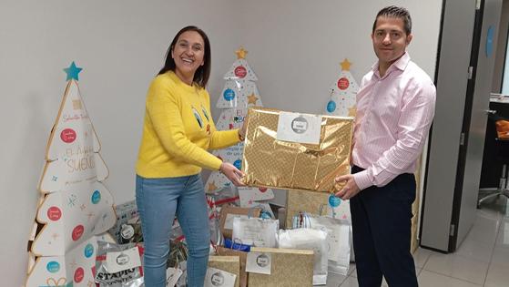 El 'Árbol de los Sueños' de Fundación La Caixa vuelve a hacer realidad los deseos de los niños de Zafra Solidaria