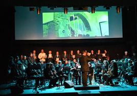 Una de las actuaciones que se sucedioeron en el escenario