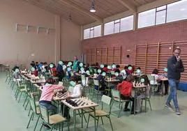 Los jugadores de ajedrez en el colegio durante los Judex