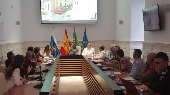 El Consejo Sectorial de Tráfico acuerda prohibir el estacionamiento en varias calles del casco histórico
